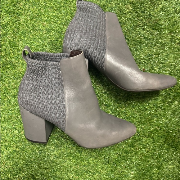 Cole Haan Aylin Grey Textured Leather Ankle Booties - Picture 1 of 2
